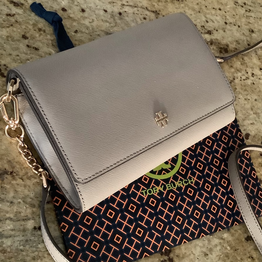 New Tory Burch crossbody/ wallet 💖 - Picture 6 of 7